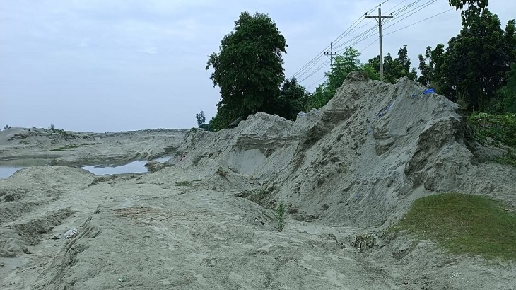 টুকুপুত্রের শতকোটি টাকার বালু বাণিজ্য বন্ধ