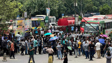 নতুন বাজারে কোটা আন্দোলনকারীদের সড়ক অবরোধ