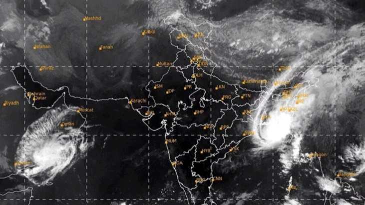 ভারী বৃষ্টির শঙ্কায় ভারতে রেড অ্যালার্ট