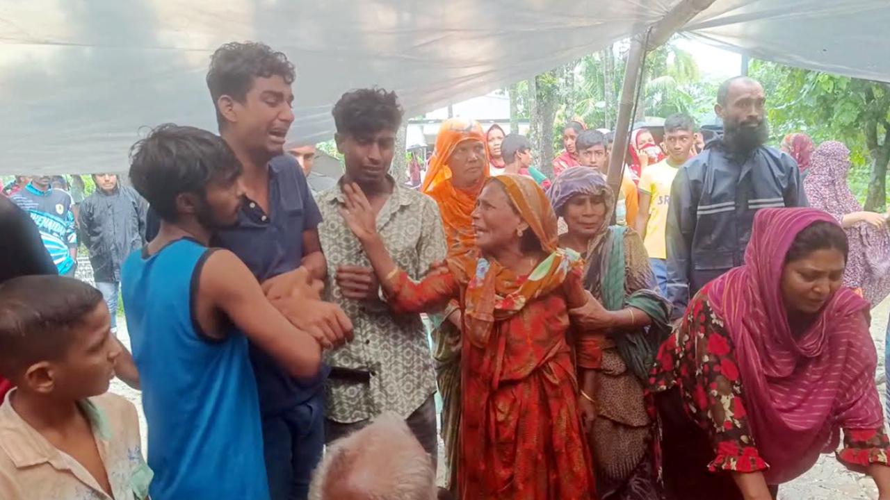 বিদ্যুৎস্পৃষ্টে একই পরিবারের ৩ জনের মৃত্যু